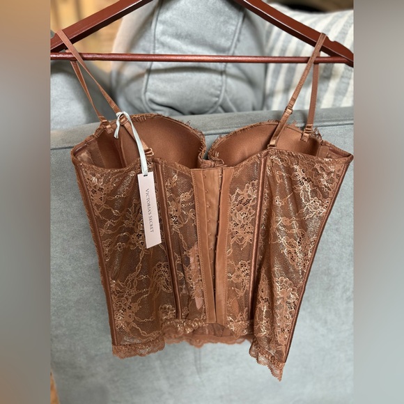 Victoria’s Secret Lace Corset - Picture 7 of 7